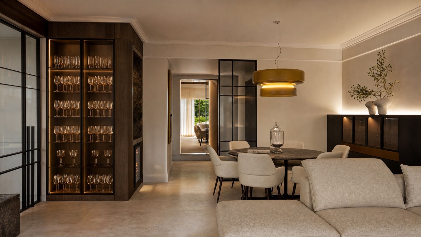 The living room of The Pearl of Monte Paraíso